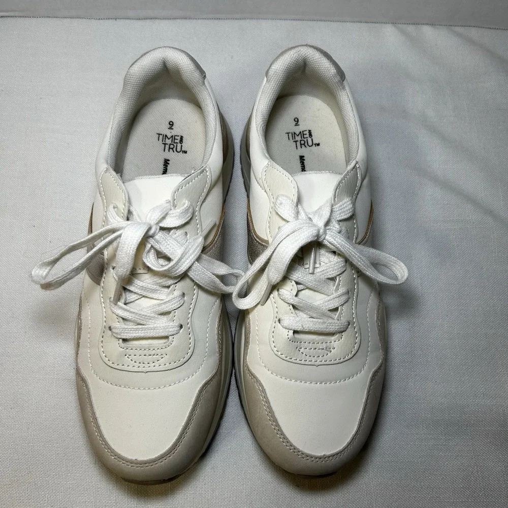 Time and Tru Women's Lace Up   Shoes Size 7W Memory Foam Multicolor‎